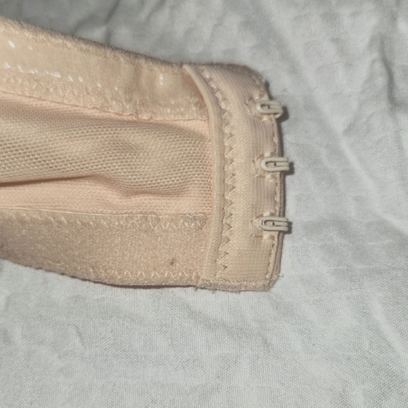 PINK Victoria's Secret Light Pink Strapless Bra - Picture 8 of 11